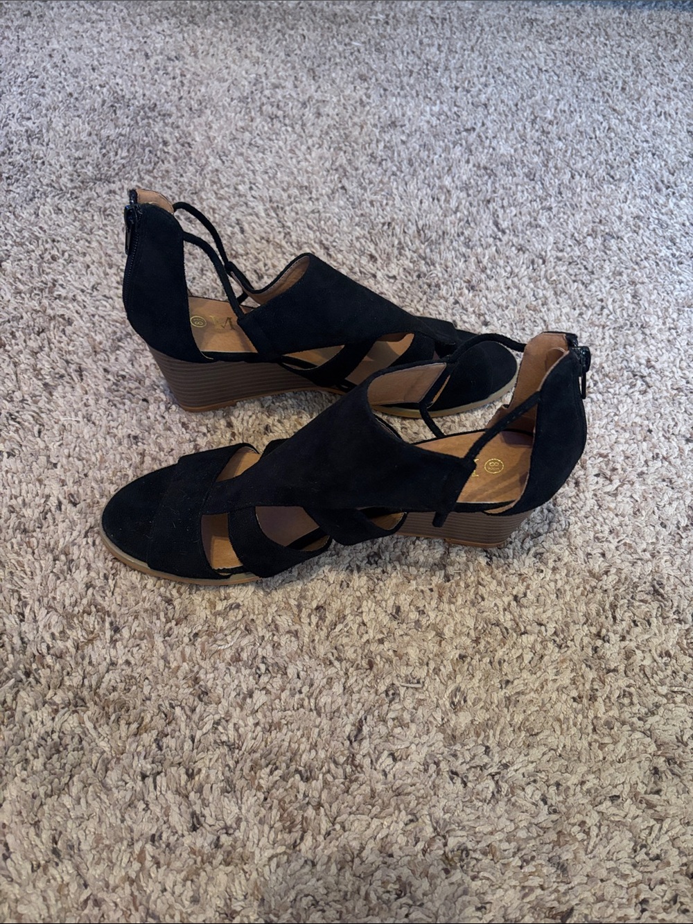 Mata Black Wedge Sandals 8.5